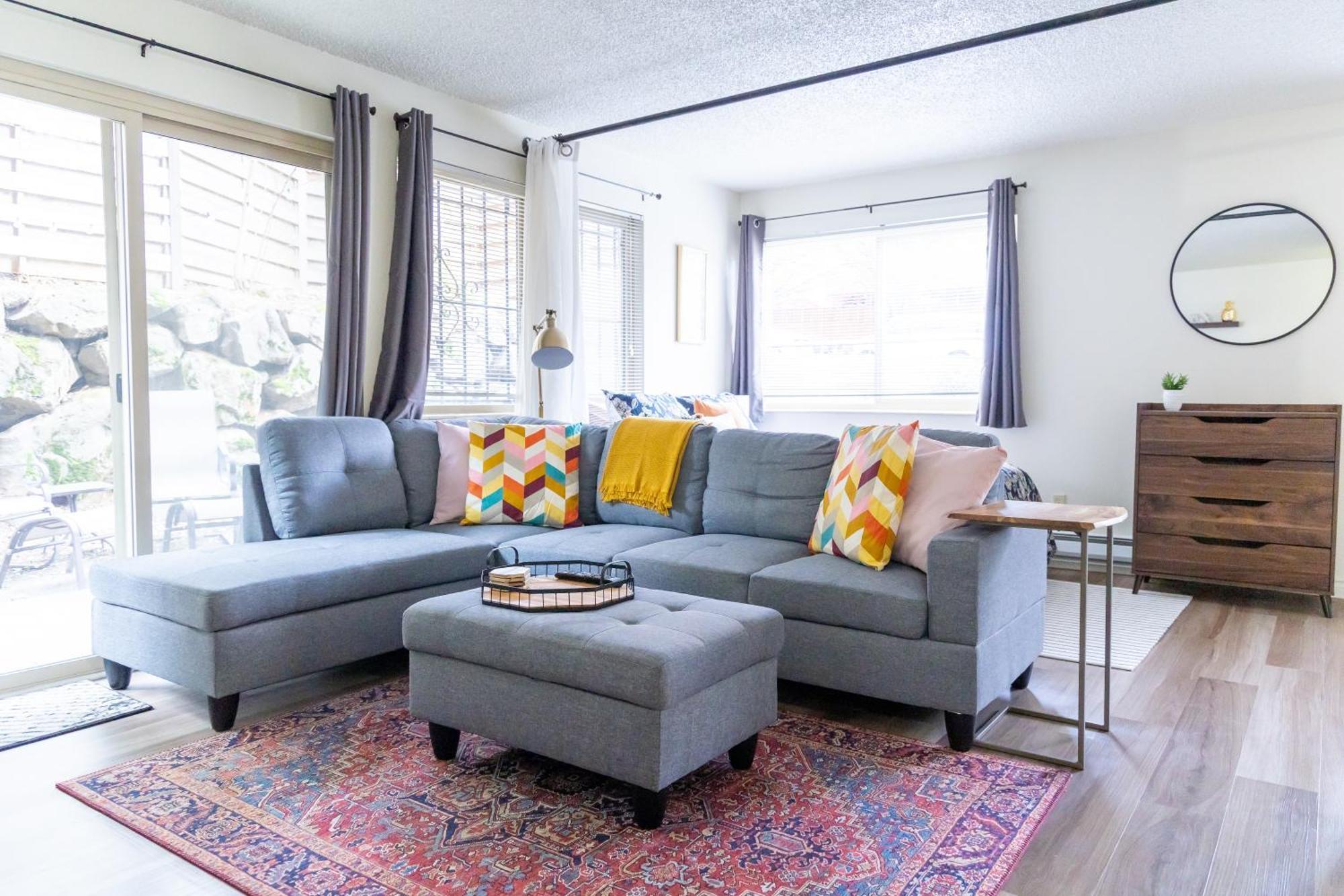 King Bed + Studio! Free Parking, Patio, Wfh Space! シアトル エクステリア 写真
